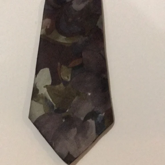 Purple Floral Tie - Picture 10 of 10